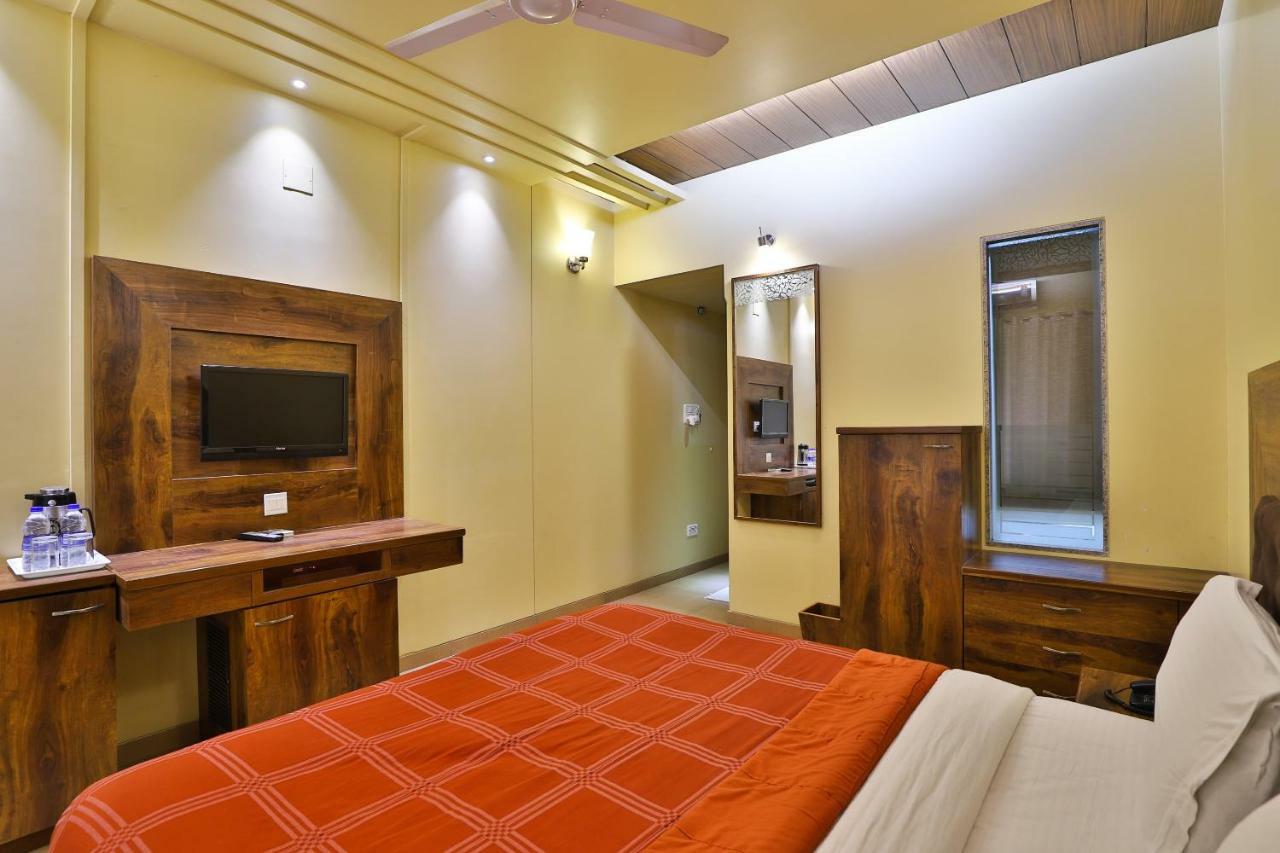 Palette - Hotel Ocean Inn Даман Екстер'єр фото