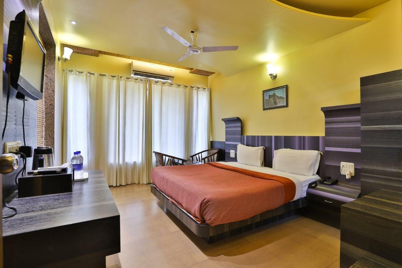 Palette - Hotel Ocean Inn Даман Екстер'єр фото