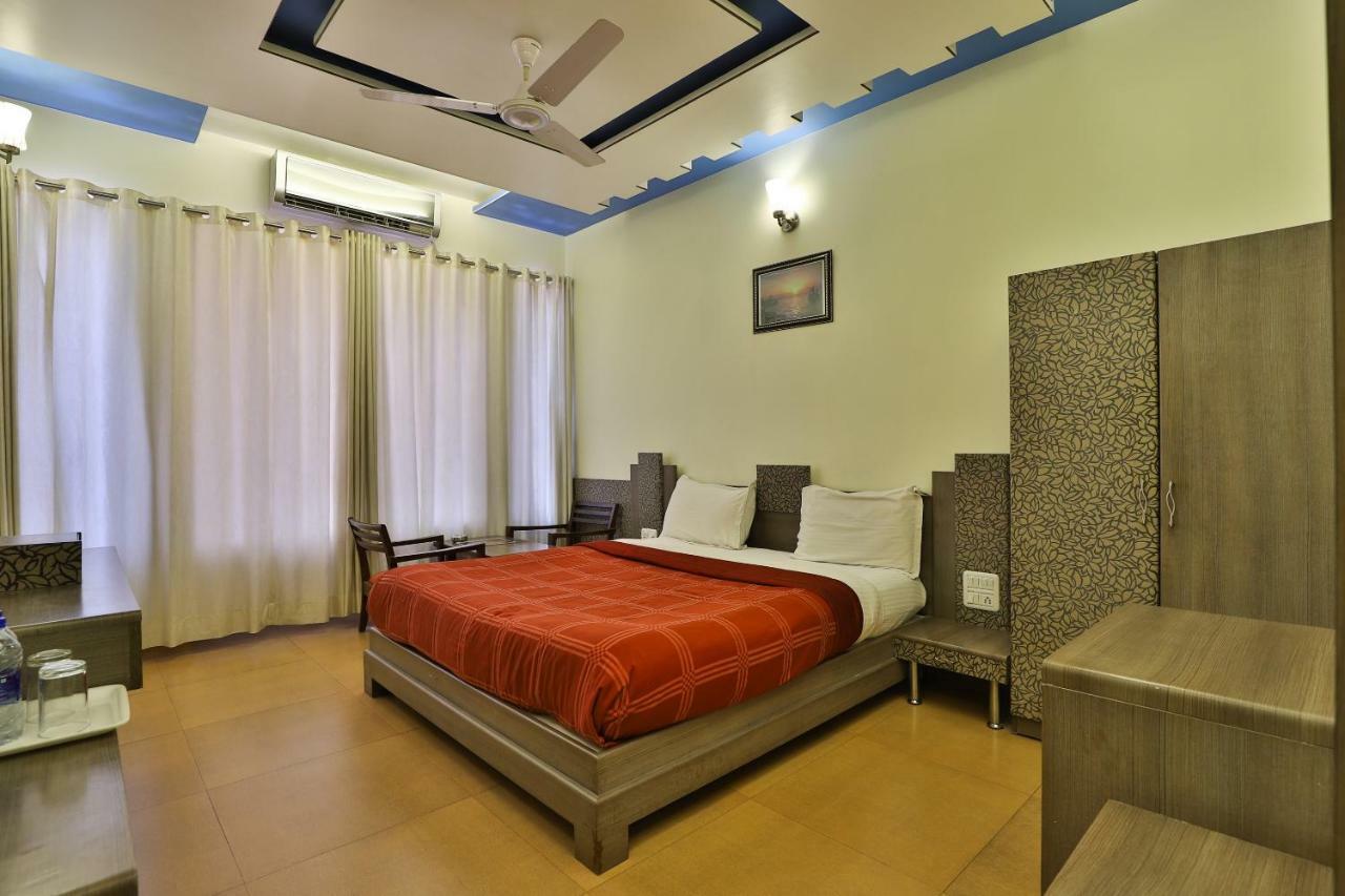 Palette - Hotel Ocean Inn Даман Екстер'єр фото